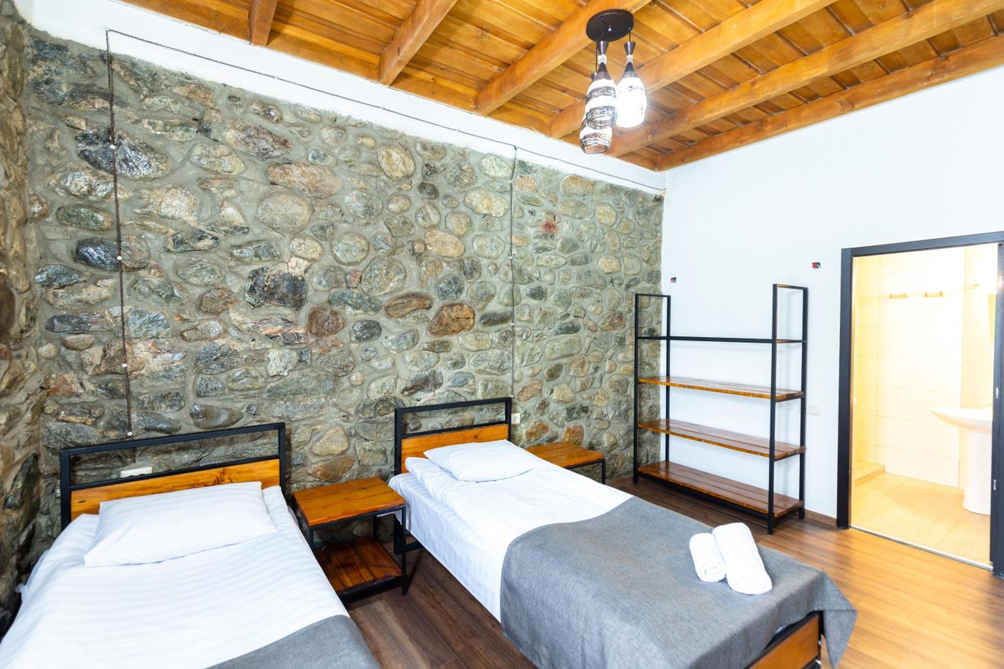 Mestia Hotel Amirani Extérieur photo