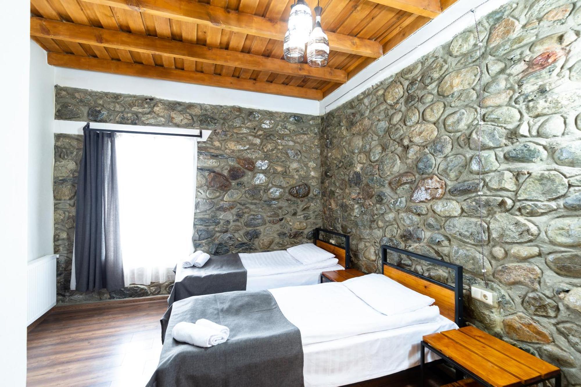 Mestia Hotel Amirani Extérieur photo