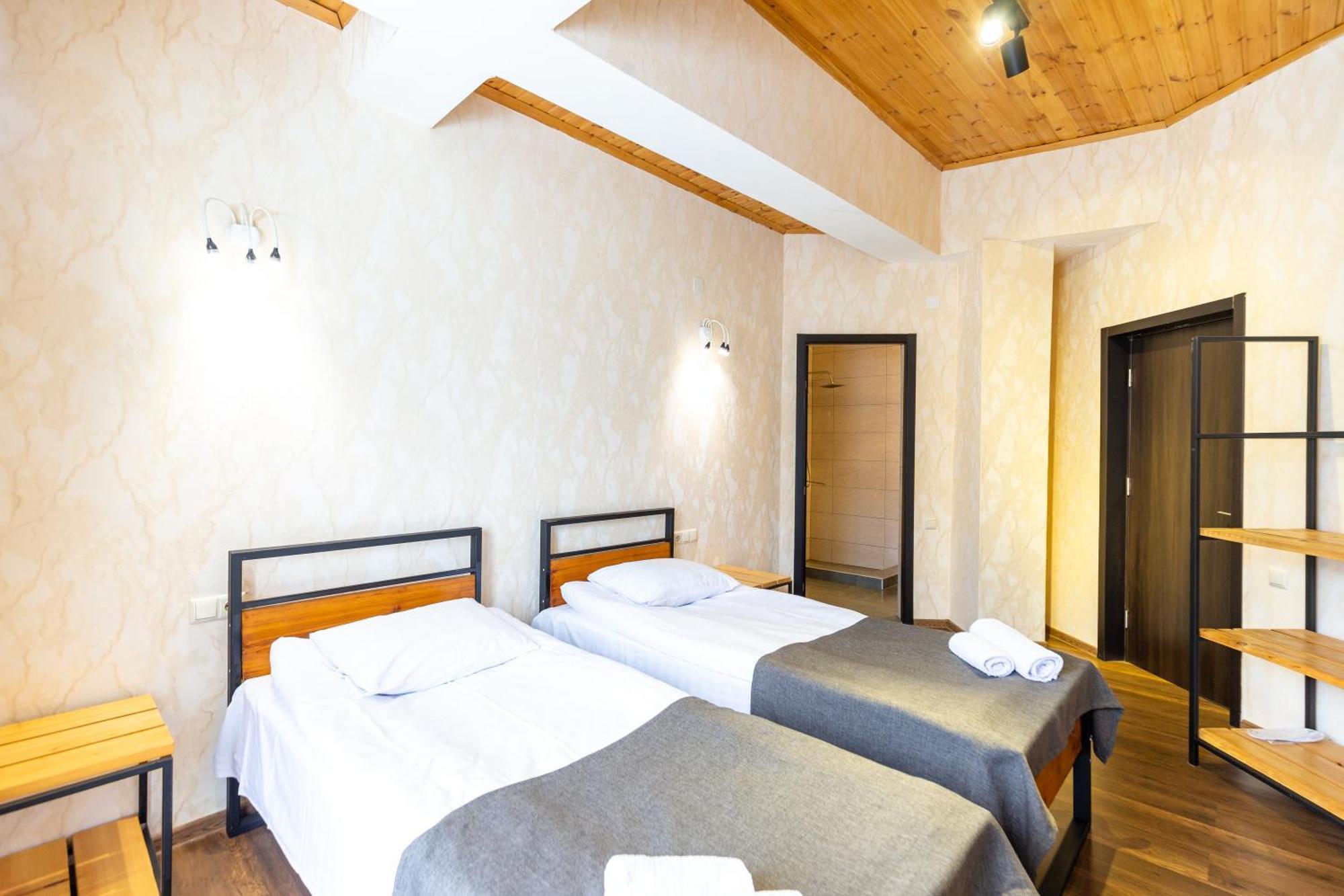 Mestia Hotel Amirani Extérieur photo